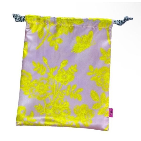 🌻5/$20🌻 Ipsy Satin Floral Drawstring Bag - Picture 2 of 4